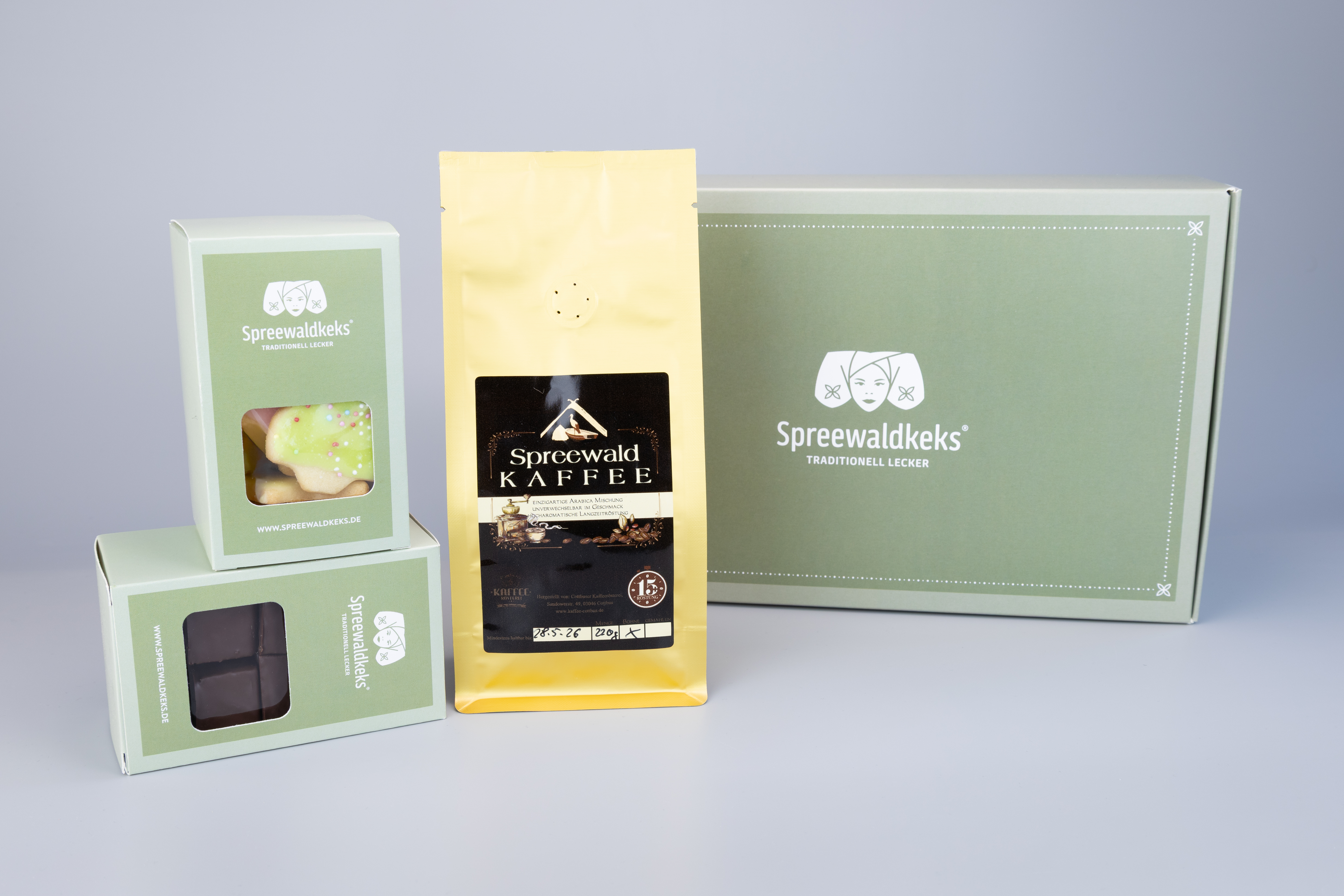 Geschenkbox Weihnachten: Baumkuchen, Plätzchen & Arabica-Kaffee