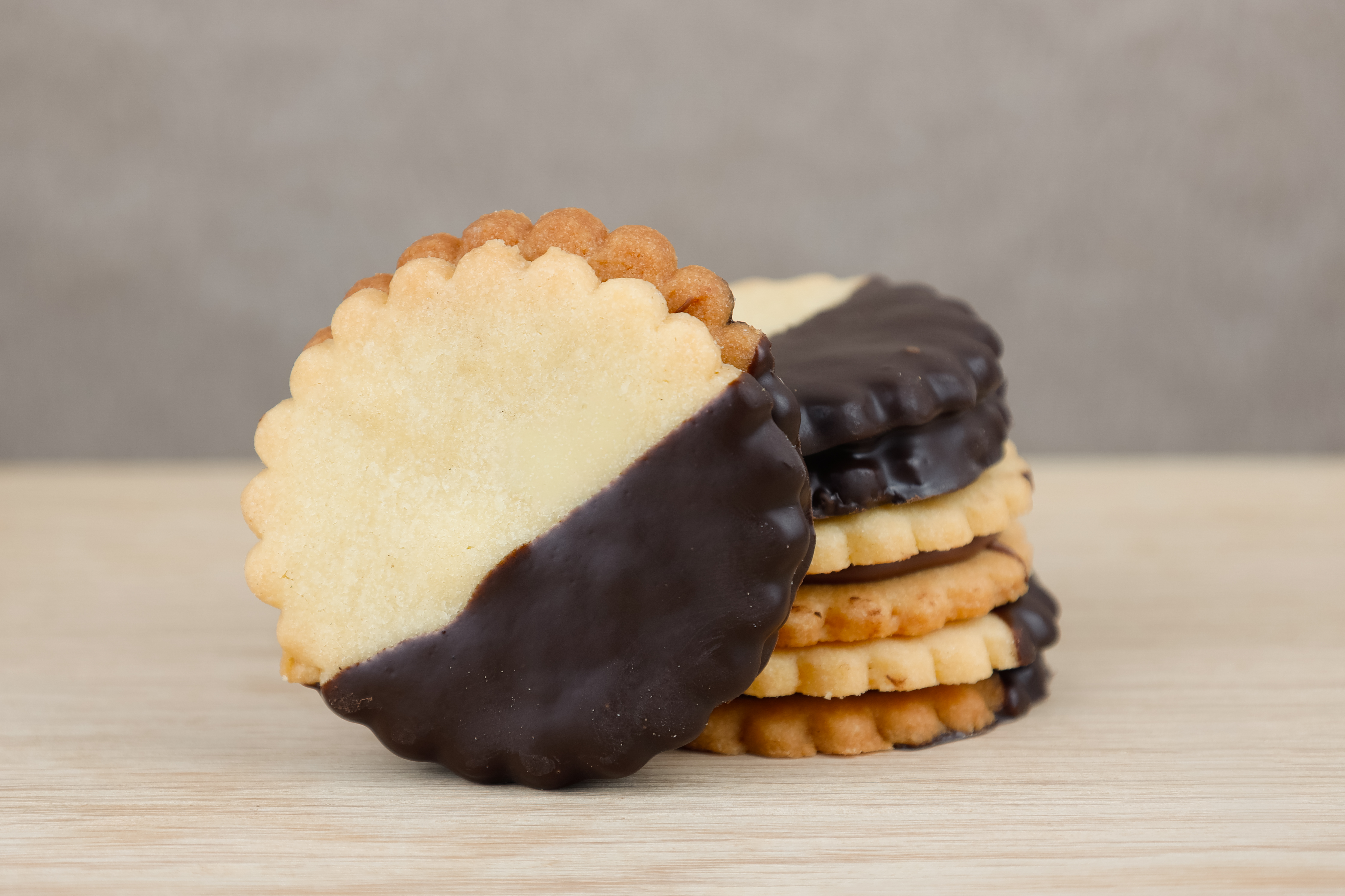 Nougatblumen – feine Butterplätzchen mit Nougat